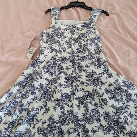 Spring dress With Pockets! Size 13/14 - Picture 4 of 8